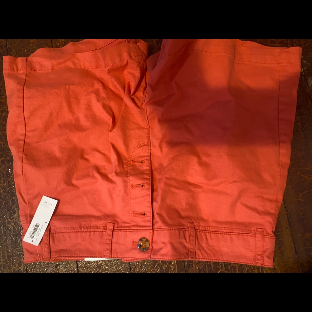 Brand new women’s Old Navy size 8 shorts